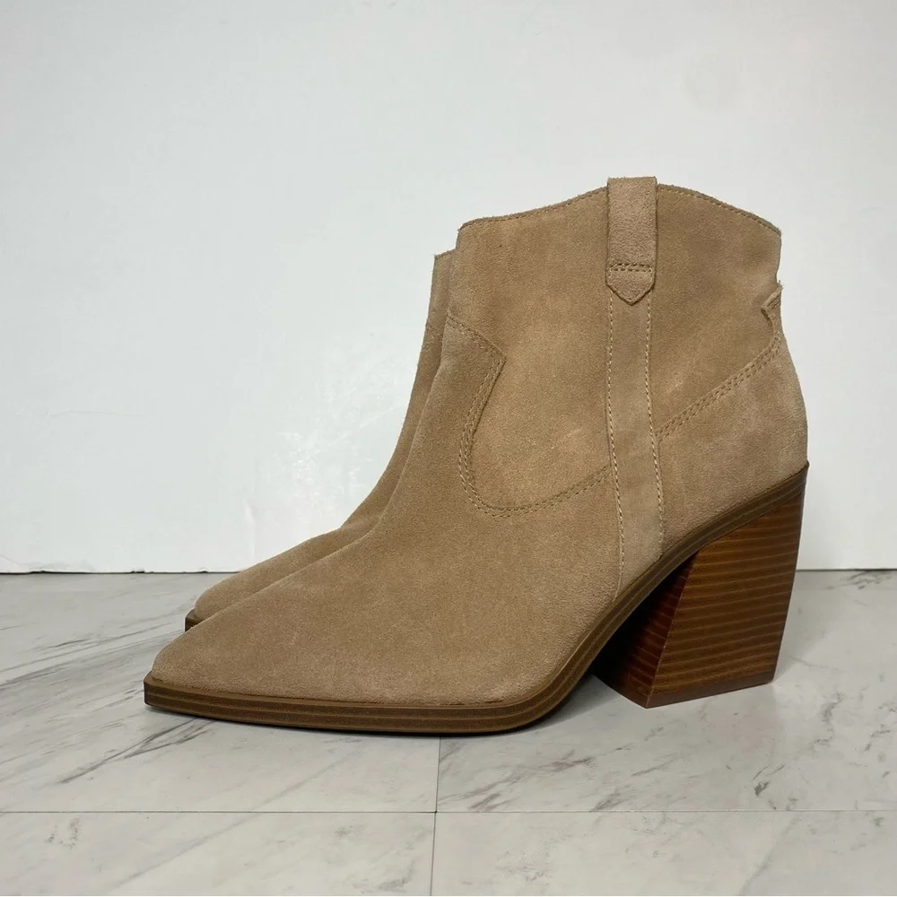 New! Vince Camuto Gredile Tan Suede Pointy Toe Bootie 12M